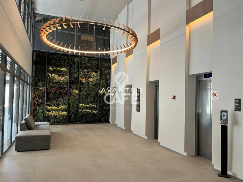 Hall de entrada com parede verde — Sala Comercial com 1 sala para alugar no Vitta Center, em Centro, Santa Maria/RS