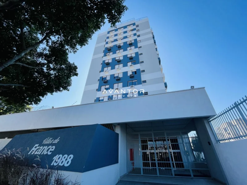 Fachada do prédio com entrada — Apartamento à venda no Edifício Villes De France, em Nossa Senhora de Fátima, Santa Maria/RS