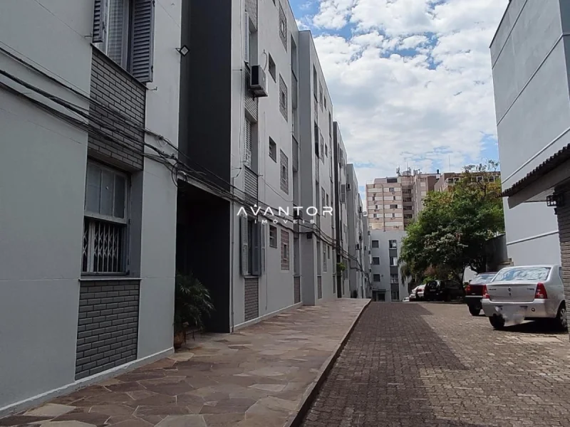 Fachada do prédio com acesso à garagem — Apartamento à venda no Condomínio Edifício Professor Artur Nogueira, Santa Maria