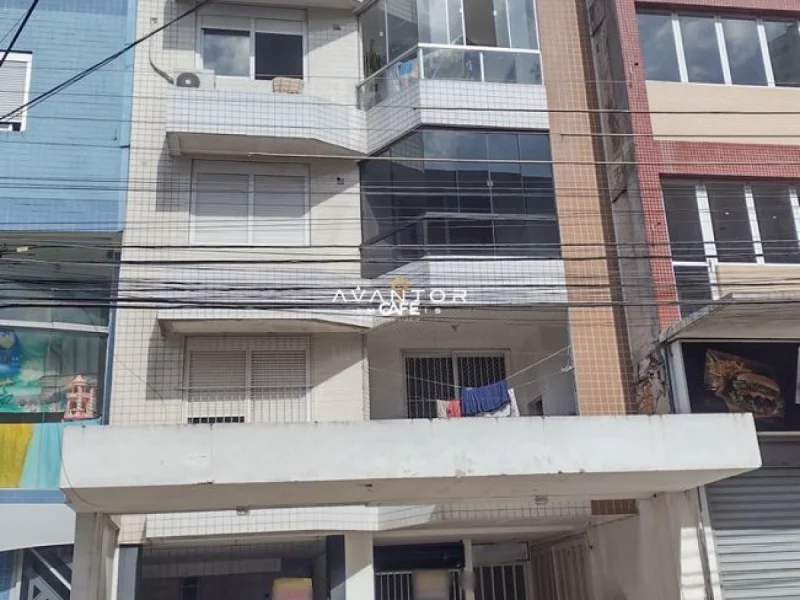 Fachada do edifício com sacadas — Studio para alugar no Edifício Dr. Astrogildo de Azevedo, em Centro, Santa Maria/RS