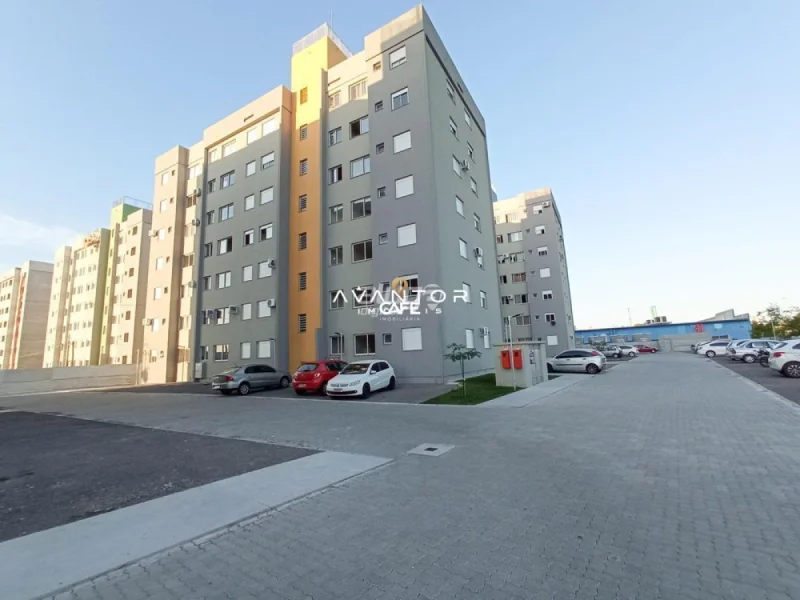 Fachada do prédio com estacionamento — Apartamento à venda no Residencial La Spezia, em Patronato, Santa Maria/RS