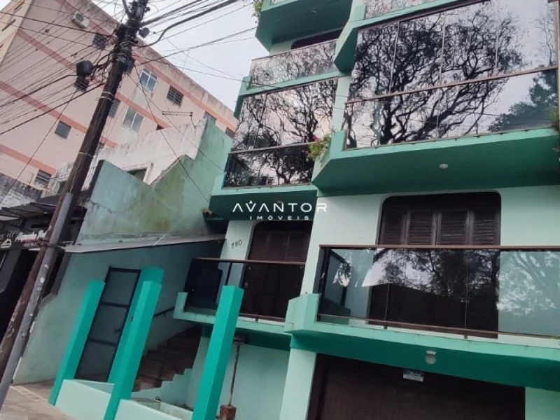 Fachada da casa com sacada — Apartamento com 2 quartos à venda em Nossa Senhora de Fátima, Santa Maria/RS