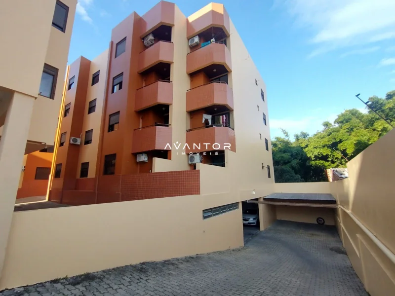 Fachada do prédio com garagem — Apartamento à venda no Residencial Big Ville, em Nossa Senhora de Lourdes, Santa Maria/RS