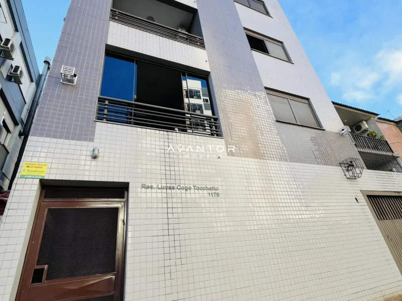 Fachada do prédio com sacada — Apartamento à venda no Residencial Lucas Cogo Tocchetto, em Bonfim, Santa Maria/RS