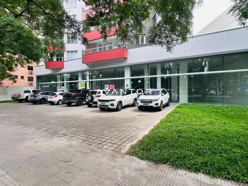 Fachada do prédio com garagem — Loja à venda e para alugar no Residencial Castro Alves, Santa Maria