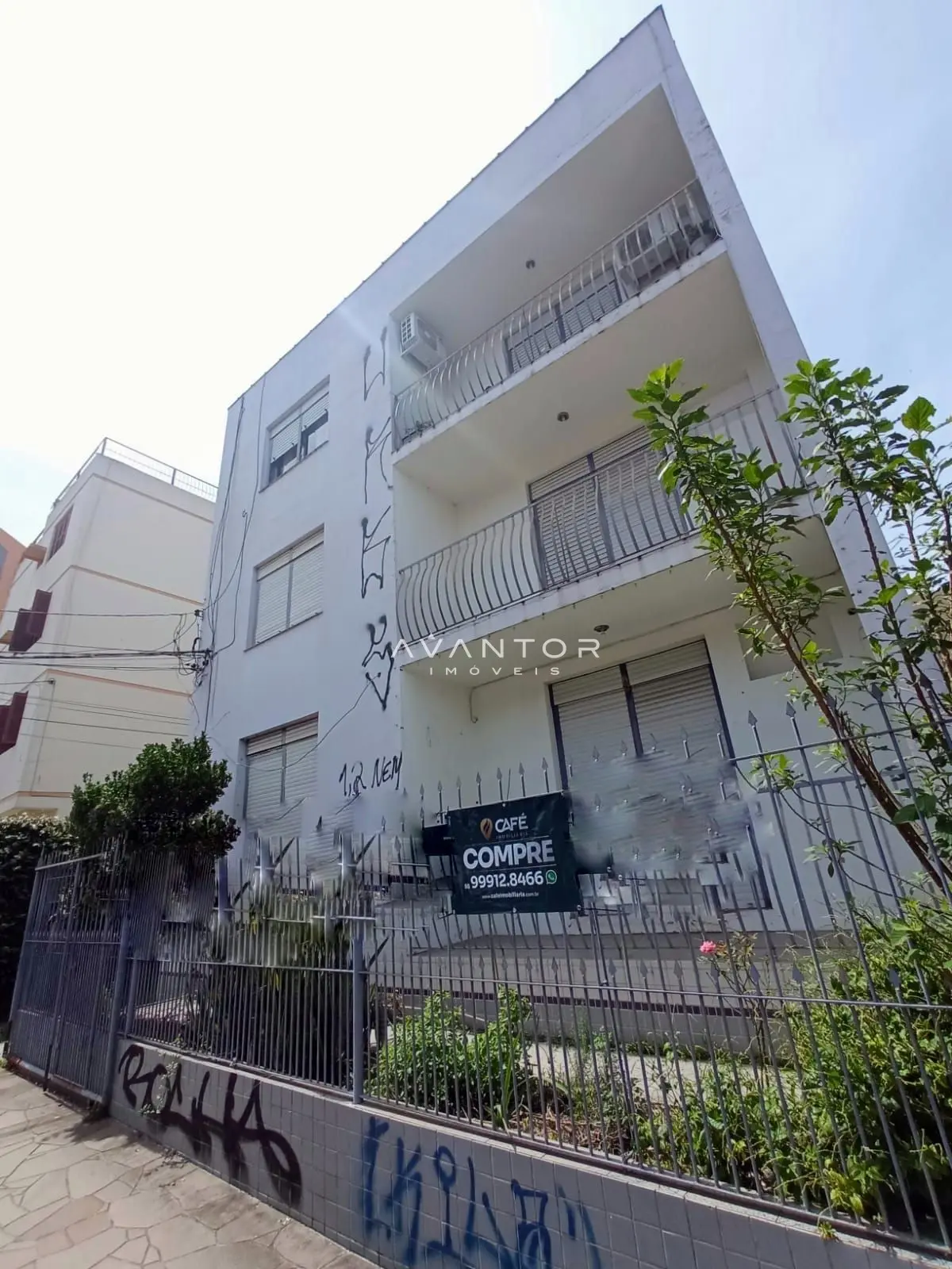 Kitnet No Bairro Medianeira com Banheiro Social, Cozinha e Área de Serviço — Studio para alugar em Nossa Senhora Medianeira, Santa Maria