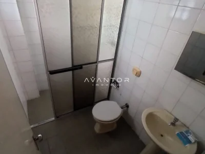 Kitnet No Bairro Medianeira com Banheiro Social, Cozinha e Área de Serviço — Studio para alugar em Nossa Senhora Medianeira, Santa Maria