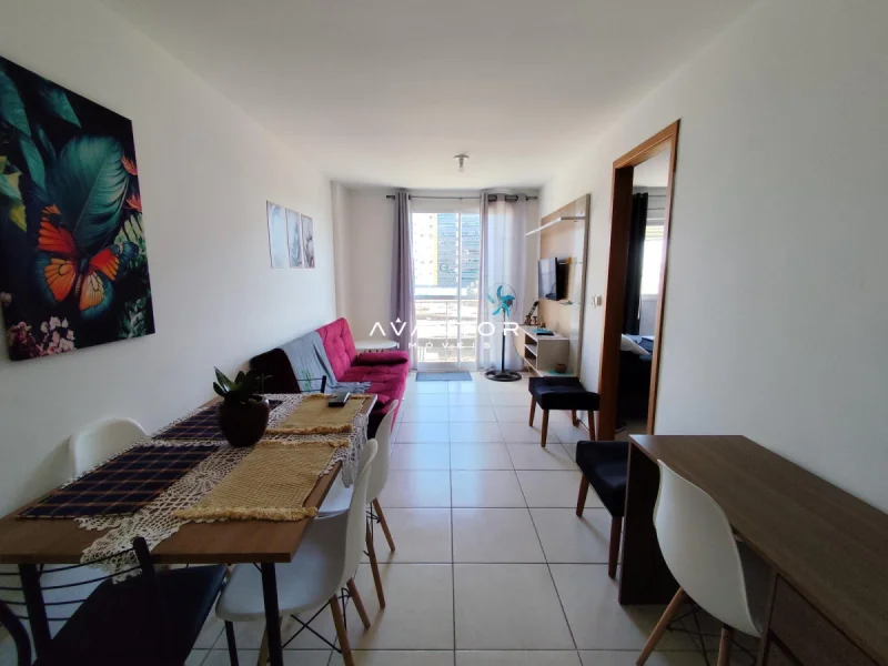 Sala de estar integrada à cozinha com sacada — Apartamento para alugar no Residencial Solar Diamantina, Santa Maria