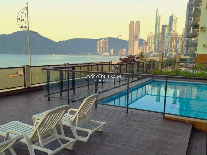 Piscina com vista para a baía — Apartamento com 3 quartos à venda no Império do Sol, em Centro, Balneário Camboriú/SC