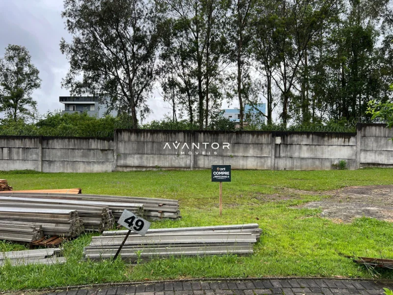 Terreno com demarcação e cerca — Terreno à venda no Condomínio Bauhaus, em Camobi, Santa Maria/RS