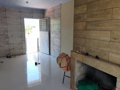 Casa De 4 Dormitórios, (2) Suítes, Sala de Estar, Banheiro Social, Cozinha, Área de Serviç — Casa para alugar em Pinheiro Machado, Santa Maria