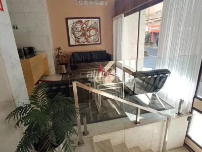 Apartamento no Centro De 2 Dormitórios, Sala Ampla, Banheiro Social, Cozinha, Banheiro Aux — Apartamento para alugar no Edifício Pampa
