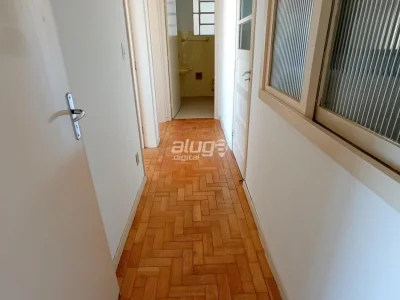 Apartamento no Centro De 2 Dormitórios, Sala Ampla, Banheiro Social, Cozinha, Banheiro Aux — Apartamento para alugar no Edifício Pampa