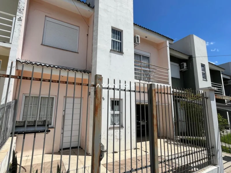 Fachada da casa com portão — Casa com 3 quartos à venda em Nossa Senhora de Lourdes, Santa Maria/RS