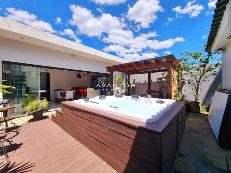 Área de lazer com piscina de hidromassagem — Casa com 3 quartos à venda em Camobi, Santa Maria/RS