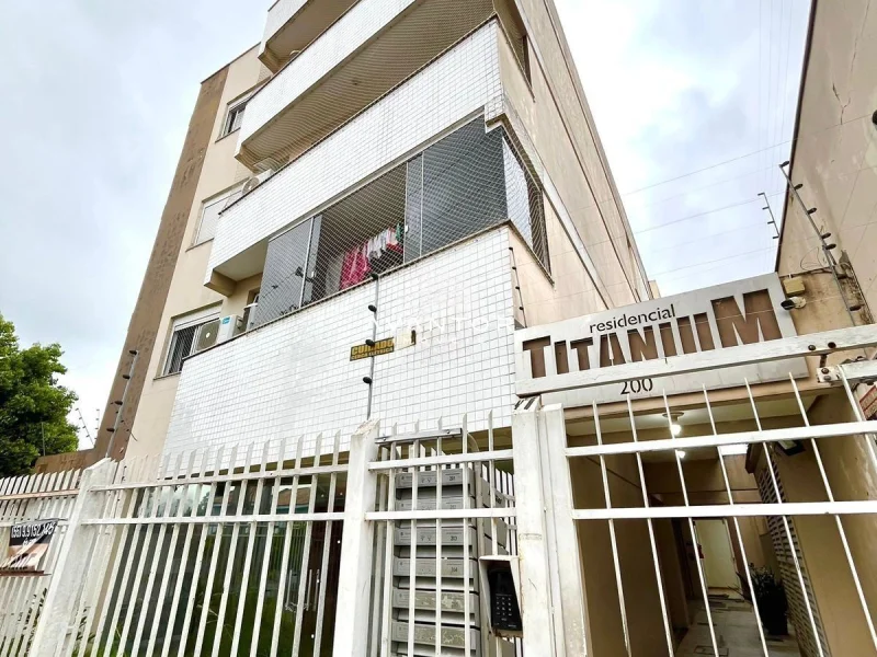 Fachada do prédio residencial com sacadas — Apartamento à venda no Residencial Titanium, Santa Maria