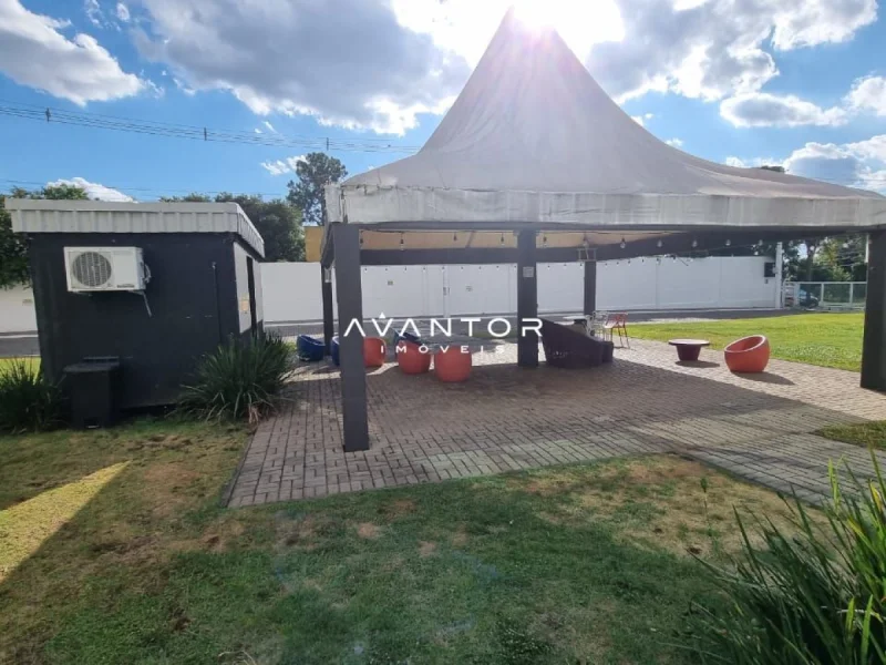Área externa com churrasqueira e tenda — Apartamento com 2 quartos à venda no Edifício Bragança, em Uglione, Santa Maria/RS