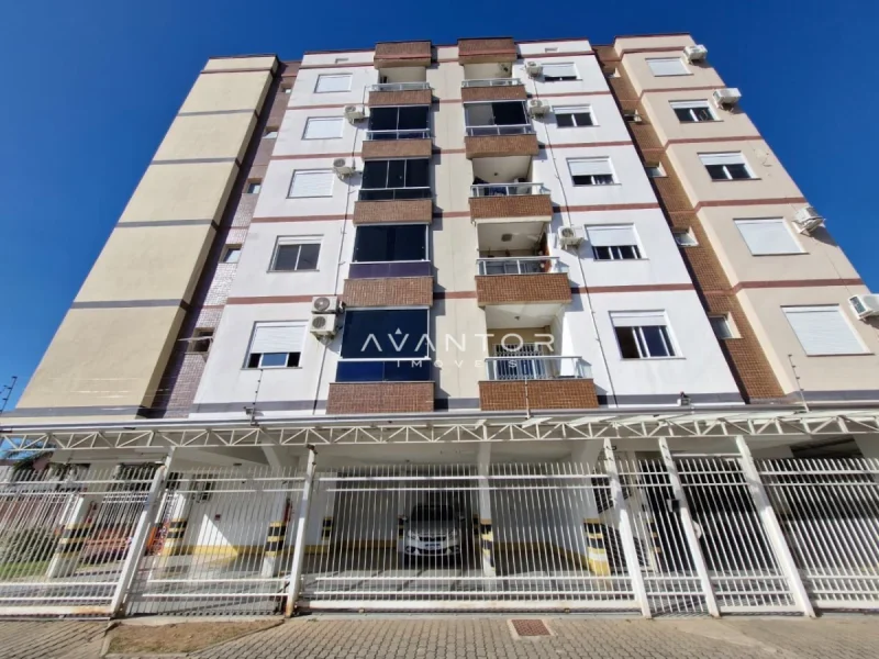 Fachada do prédio com sacadas — Apartamento com 2 quartos à venda em Camobi, Santa Maria/RS
