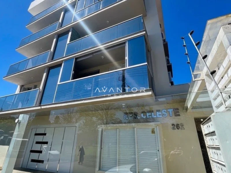 Fachada do prédio com sacadas e janelas — Apartamento com 2 quartos à venda no Residencial Celeste, em Camobi, Santa Maria/RS