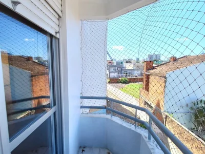 Apartamento 2 dormitórios com sacada, sala, cozinha e área de serviço. Próximo a quartéis — Apartamento para alugar no Residencial Valdobiani