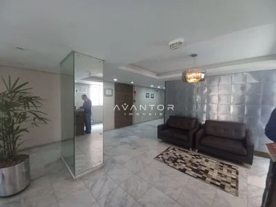 Hall de entrada com sofá — Apartamento com 3 quartos à venda no Condomínio Edifício São Lucas, em Centro, Santa Maria/RS