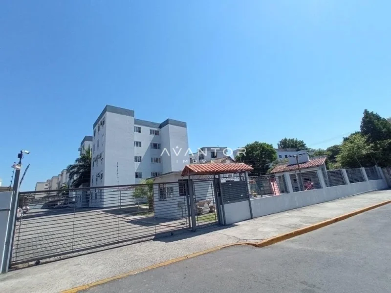 Apartamento térreo de 3 dormitórios, sala de estar, banheiro social, cozinha, área de serv — Apartamento para alugar no Vila Toscana I