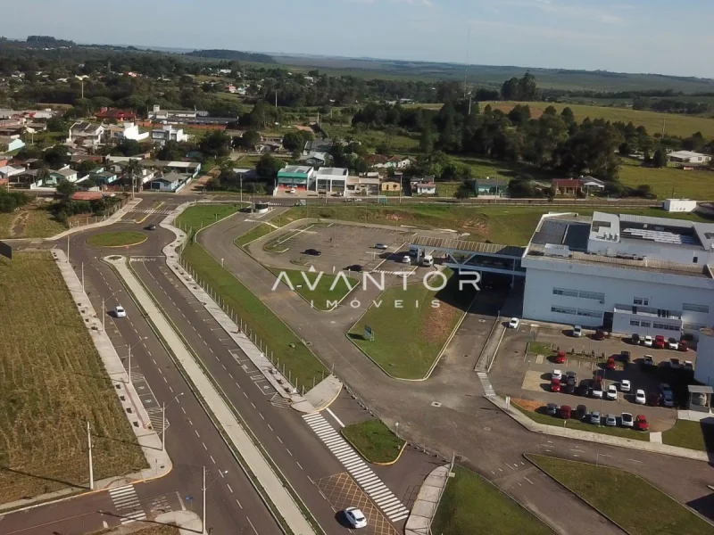 Vista aérea do terreno e arredores — Terreno à venda no Residencial Alberto Schons, em Pinheiro Machado, Santa Maria/RS
