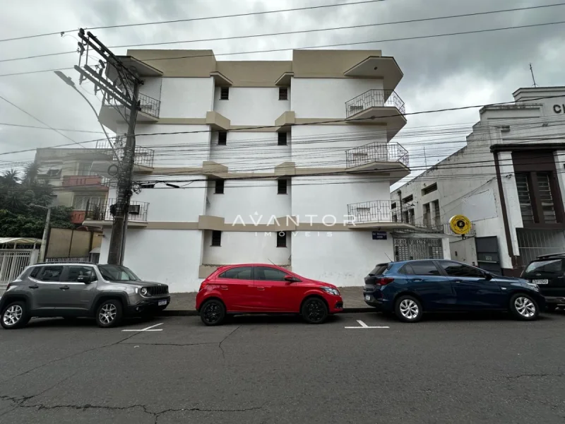 Fachada do prédio com sacadas — Apartamento com 2 quartos à venda no Edifício Noruega, em Centro, Santa Maria/RS