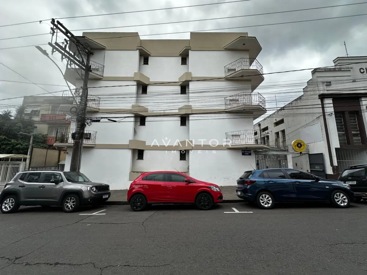Fachada do prédio com sacadas — Apartamento com 2 quartos à venda no Edifício Noruega, em Centro, Santa Maria/RS