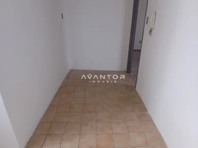 Hall de entrada com piso em cerâmica — Apartamento com 1 quarto para alugar em Centro, Santa Maria/RS