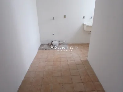 Cozinha com piso de cerâmica — Apartamento com 1 quarto para alugar em Centro, Santa Maria/RS