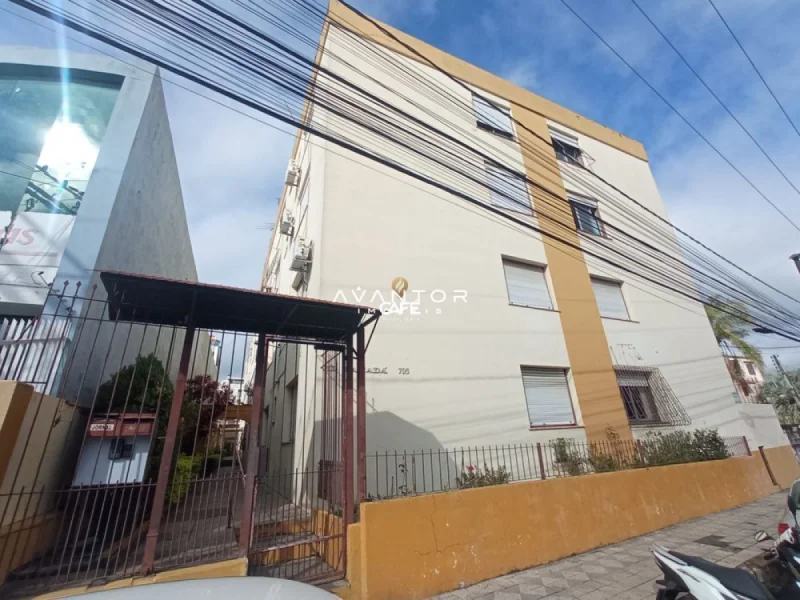 Fachada do edifício com portão de entrada — Apartamento para alugar no Edifício Canada, em Centro, Santa Maria/RS
