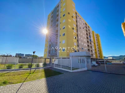 Fachada do prédio com área de lazer — Apartamento à venda no Residencial Vila Di Siena, em Camobi, Santa Maria/RS