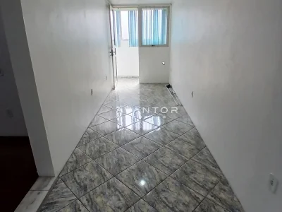 Hall de entrada com piso em porcelanato — Sala Comercial com 5 salas para alugar em Nossa Senhora de Lourdes, Santa Maria/RS