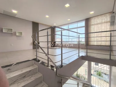 Hall de entrada com escada e sacada — Casa com 4 quartos à venda em Nossa Senhora do Perpétuo Socorro, Santa Maria/RS