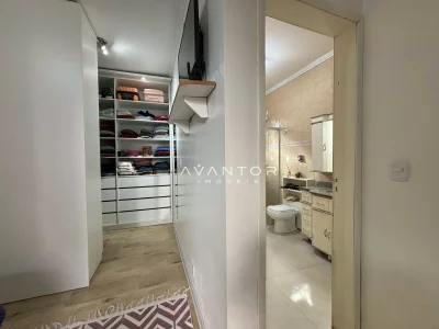 Closet com guarda-roupa planejado — Casa com 4 quartos à venda em Nossa Senhora do Perpétuo Socorro, Santa Maria/RS