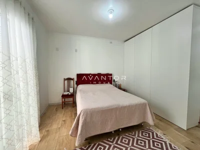 Dormitório com armários planejados — Casa com 4 quartos à venda em Nossa Senhora do Perpétuo Socorro, Santa Maria/RS