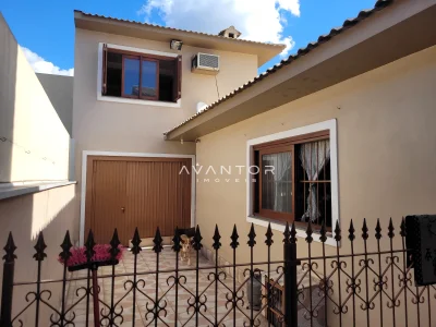 Fachada da casa com garagem — Casa com 4 quartos à venda em Pinheiro Machado, Santa Maria/RS
