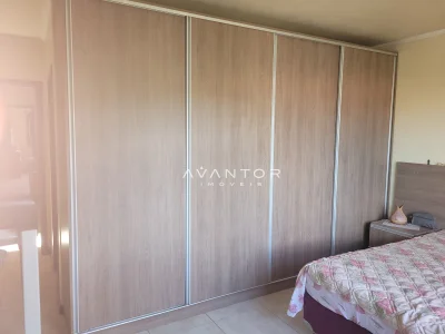 Dormitório com armários planejados — Casa com 4 quartos à venda em Pinheiro Machado, Santa Maria/RS