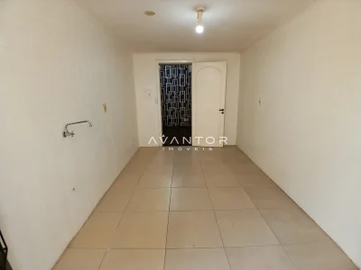 Área de serviço com piso cerâmico — Sala Comercial com 2 salas para alugar em Nossa Senhora de Lourdes, Santa Maria/RS