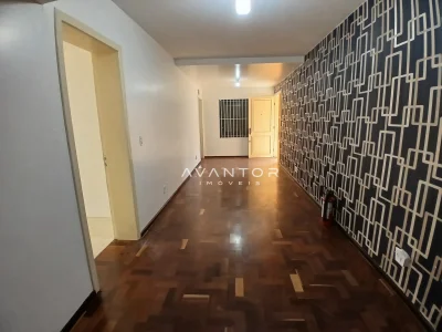 Hall de entrada com piso em madeira — Sala Comercial com 2 salas para alugar em Nossa Senhora de Lourdes, Santa Maria/RS