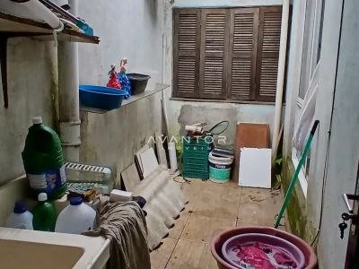 Área de serviço com janela — Casa com 3 quartos à venda em Juscelino Kubitschek, Santa Maria/RS