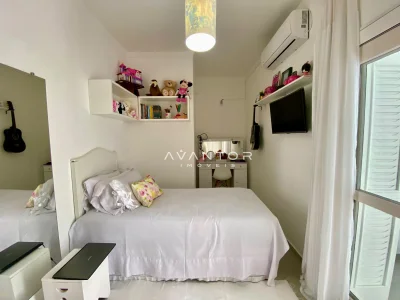 Dormitório com cama e armários planejados — Casa com 4 quartos à venda em Dom Antônio Reis, Santa Maria/RS