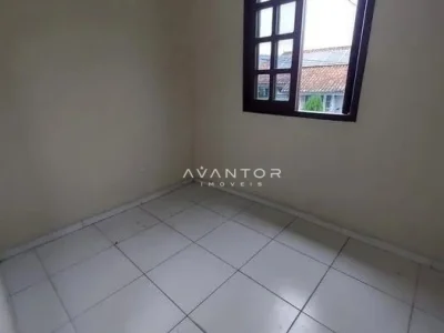 Dormitório com janela e piso cerâmico — Apartamento com 3 quartos para alugar em Nossa Senhora de Lourdes, Santa Maria/RS