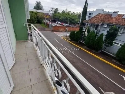 Sacada com vista para rua e vizinhança — Apartamento com 3 quartos para alugar em Nossa Senhora de Lourdes, Santa Maria/RS