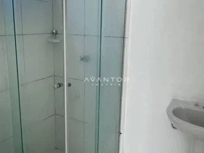 Banheiro com chuveiro e box — Casa com 3 quartos para alugar no Residencial Moradas Clube, em Cerrito, Santa Maria/RS