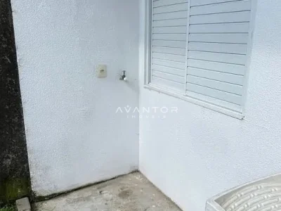Área de serviço com janela — Casa com 3 quartos para alugar no Residencial Moradas Clube, em Cerrito, Santa Maria/RS