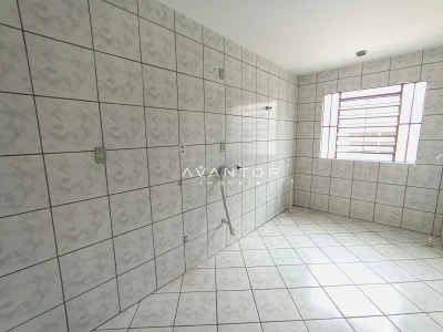 Banheiro com revestimento em azulejo — Apartamento à venda no Residencial Arco Verde, em Pinheiro Machado, Santa Maria/RS