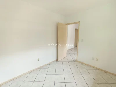 Dormitório com piso em cerâmica — Apartamento à venda no Residencial Arco Verde, em Pinheiro Machado, Santa Maria/RS