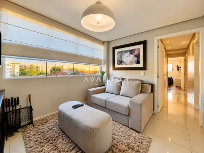 Sala de estar com vista para cidade — Cobertura à venda no Residencial Paseo Del Prado, Santa Maria